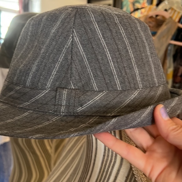 Fedora, gray & white pinstripe, UIGC - Picture 7 of 7